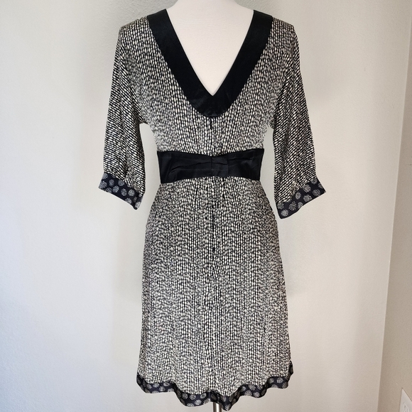 Flavio Castellani 100% Silk Dress V Neckline Front/Back Italian size 42 or 6 US - Picture 10 of 10